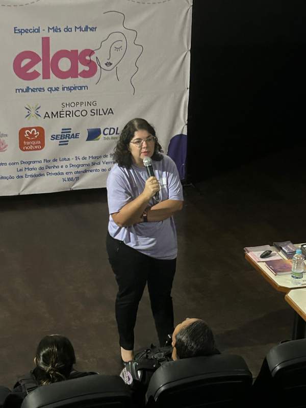 Palestra com Dra. Ellen e equipe Flor de Lótus no Cineshow